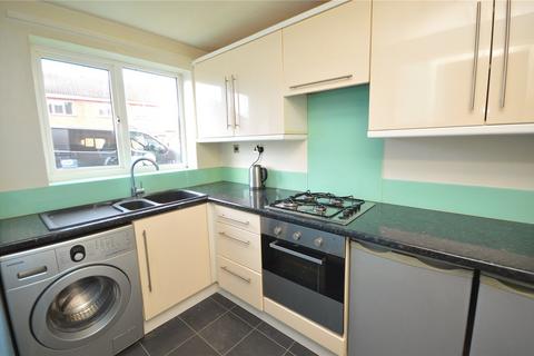 2 bedroom semi-detached house for sale, Middlecroft Road, Leeds, West Yorkshire