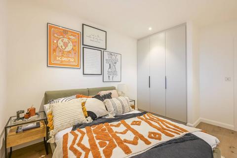 2 bedroom flat for sale, The Exchange, London E3