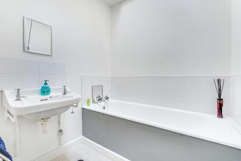 2 bedroom terraced house to rent, Lushington Terrace, Hackney, E8