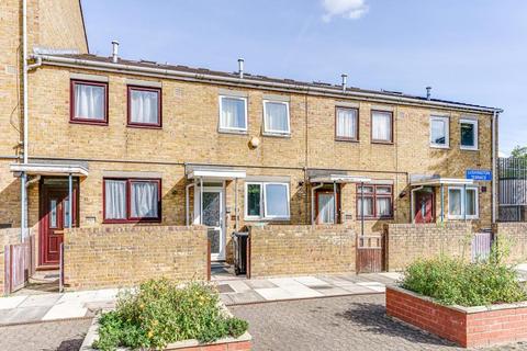 2 bedroom terraced house to rent, Lushington Terrace, Hackney, E8