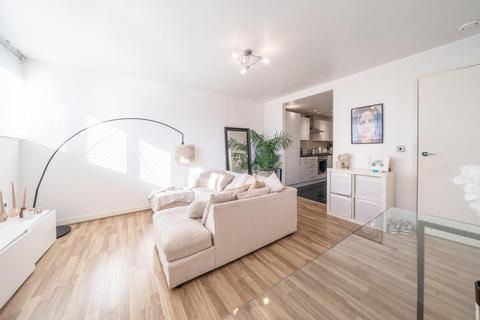 1 bedroom flat for sale, Phoenix Way, Wandsworth