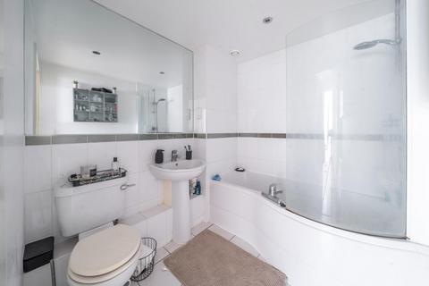 1 bedroom flat for sale, Phoenix Way, Wandsworth