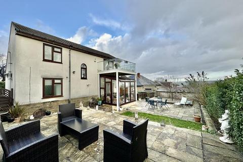 3 bedroom detached house for sale, Kaye Lane, Almondbury, Huddersfield, HD5 8XP