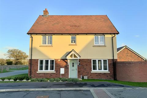 4 bedroom detached house for sale, Bramley Avenue, Burnham-on-Crouch