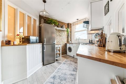 2 bedroom apartment for sale, Trinity Road, SW18