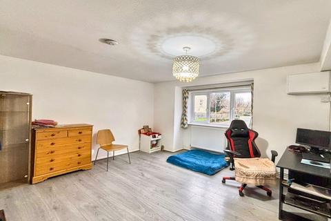 1 bedroom flat to rent, Nijinsky House  Flat 14 10 Chiltern View Road, Uxbridge, Greater London