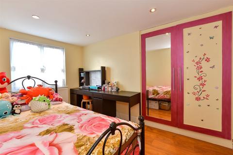 4 bedroom terraced house for sale, Luton Road, Walthamstow