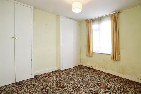 3 bedroom house to rent, Rydal Way, Enfield