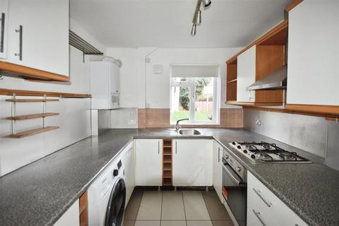 2 bedroom apartment to rent, Carville Crescent, Brentford