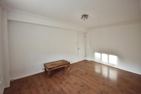 2 bedroom apartment to rent, Carville Crescent, Brentford