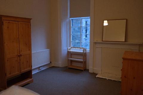 5 bedroom flat to rent, Hillhead Street, Glasgow G12