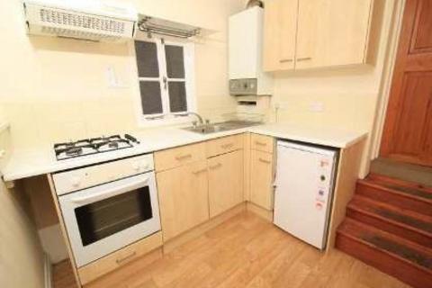 2 bedroom maisonette to rent, Coulgate Street, London SE4