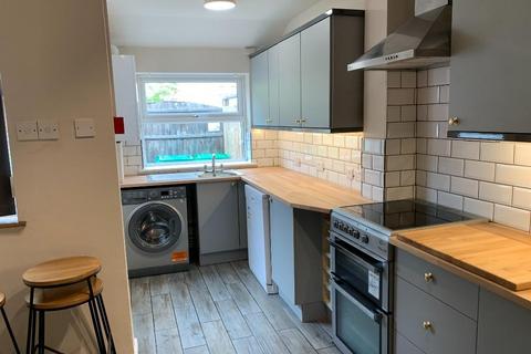 6 bedroom terraced house to rent, Osmaston Street, Nottingham NG7