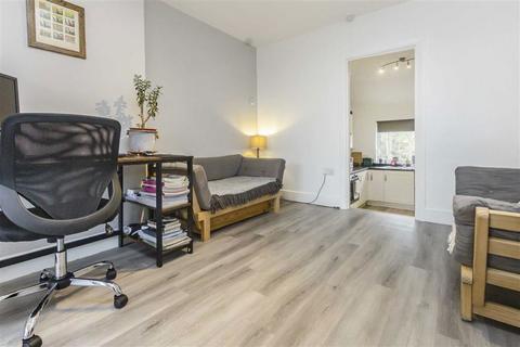 1 bedroom flat to rent, Kingston Road, Teddington TW11