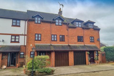 3 bedroom terraced house to rent, Coppercourt Leaze, WIMBORNE, BH21