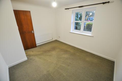 3 bedroom terraced house to rent, Coppercourt Leaze, WIMBORNE, BH21