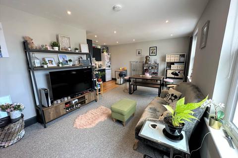 1 bedroom flat to rent, Gildredge Road, Eastbourne, East Sussex