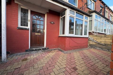 2 bedroom terraced house to rent, Milan Road, Leeds LS8