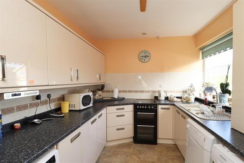 3 bedroom detached bungalow to rent, Huntsmans Lane, Stamford Bridge, York