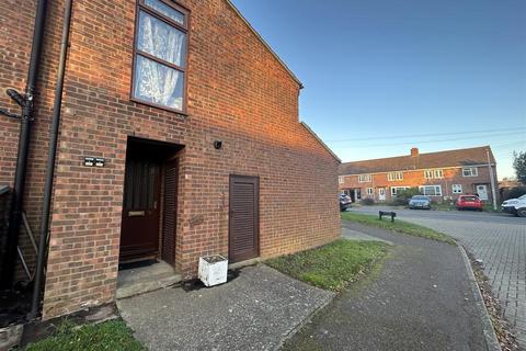 1 bedroom flat to rent, Newtown Potton Bedfordshire