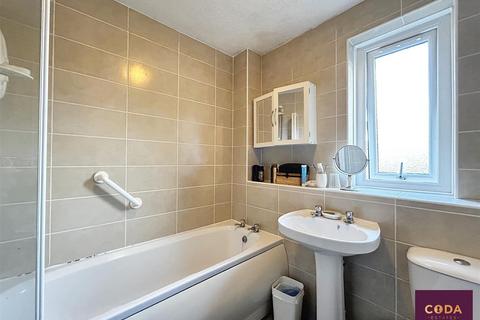 2 bedroom flat for sale, Barbeth Way, Condorrat, Cumbernauld