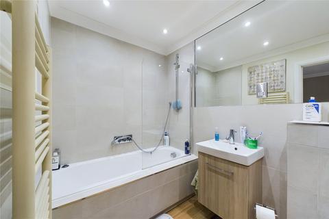 3 The Warren, Three Mile Cross, Reading, RG7 1NZ