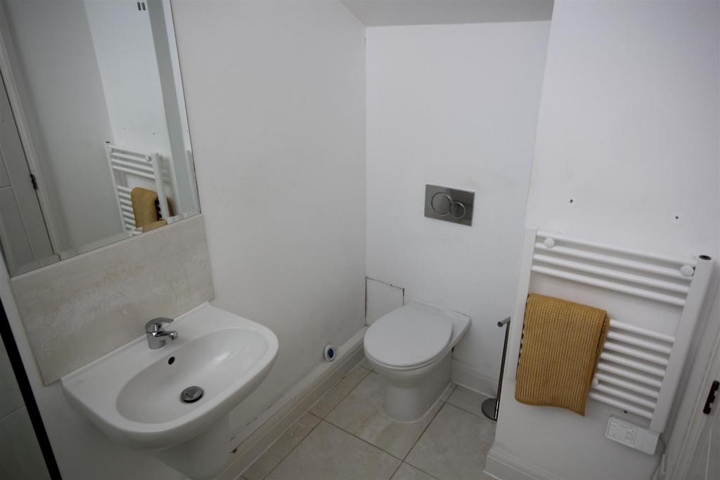 Shower Room (2).JPG