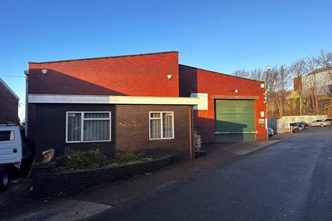 Industrial unit to rent, Unit 7, Broadwyn Trading Estate, Cradley Heath, B64 6PS