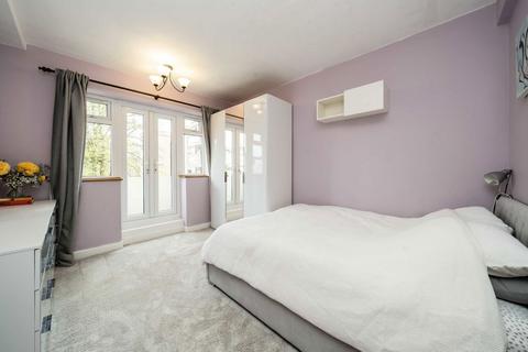 2 bedroom flat for sale, Goldhawk Road, London W12