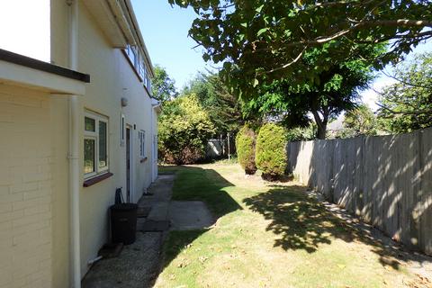 3 bedroom detached house for sale, Windmill Close, Aldwick Bay Estate, Aldwick, Bognor Regis, West Sussex PO21