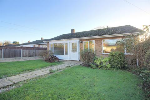 3 bedroom detached bungalow to rent, Silver End, Reepham