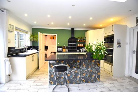 3 Central Avenue, Rochford, SS4 3BQ