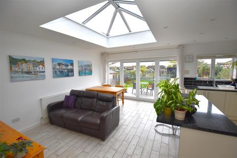 3 Central Avenue, Rochford, SS4 3BQ