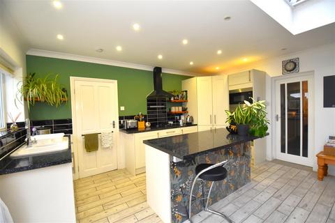 3 Central Avenue, Rochford, SS4 3BQ