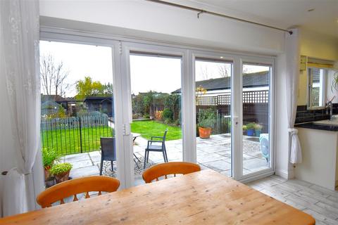3 Central Avenue, Rochford, SS4 3BQ