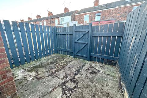 2 bedroom terraced house to rent, Devon Street, HU4, Hull, HU4