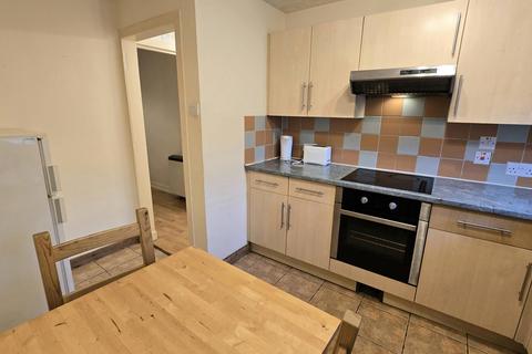 2 bedroom flat to rent, Waters Close, Edinburgh EH6