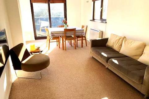 2 bedroom flat to rent, West Quay Drive, Hayes, Greater London, UB4