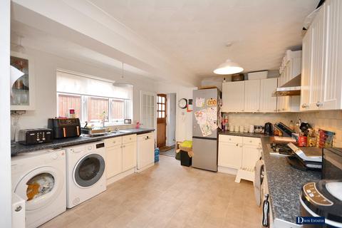 3 bedroom semi-detached house for sale, Albert Road, Romford, RM1