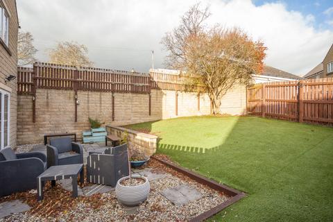 4 bedroom detached house for sale, Cuniver Court, Liversedge, WF15