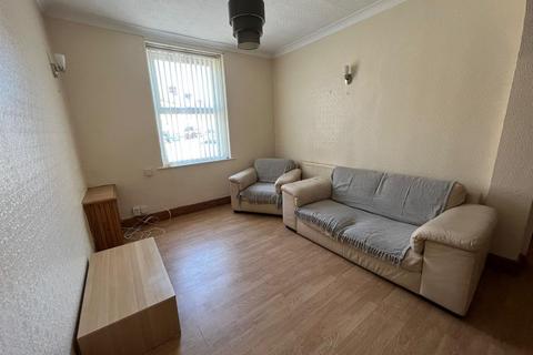 4 bedroom terraced house to rent, Merthyr Street, Cathays, Cardiff