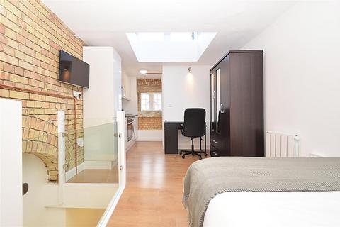 Studio to rent, Virginia Road, Shoreditch, E2