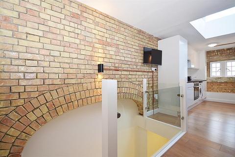 Studio to rent, Virginia Road, Shoreditch, E2