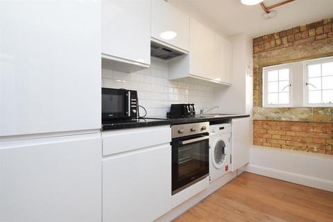 Studio to rent, Virginia Road, Shoreditch, E2