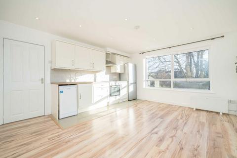 2 bedroom flat for sale, Hook Road, Surbiton KT6