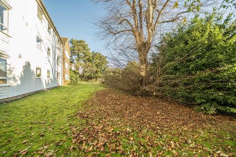 2 bedroom flat for sale, Hook Road, Surbiton KT6