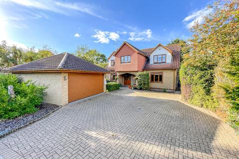 5 bedroom detached house for sale, Read Close, Hockley SS5