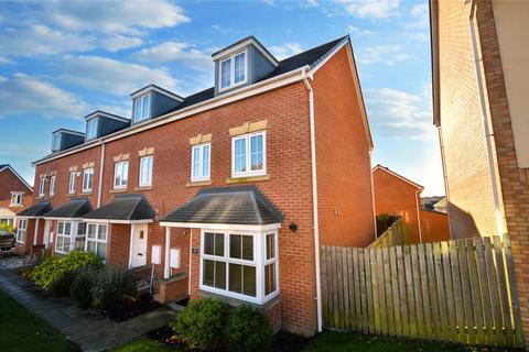 4 bedroom townhouse for sale, Woodside Court, Middleton, Leeds, West Yorkshire