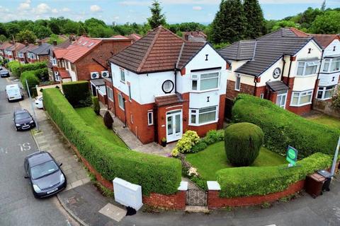 3 bedroom detached house to rent, Edenfield Road, Manchester, M25