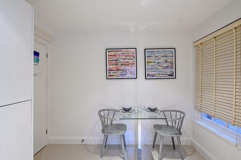 2 bedroom flat to rent, London SW3